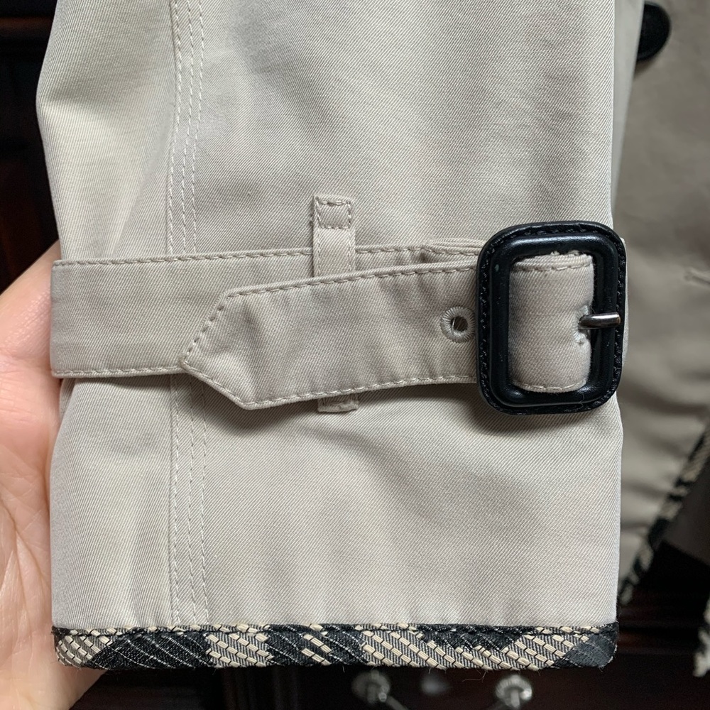 Burberry coat - Picture 2 of 4